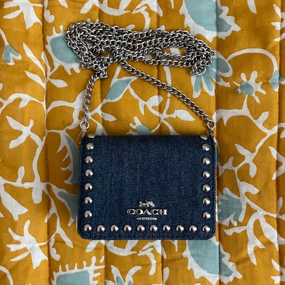 Mini Wallet On A Chain With Rivets - Picture 2 of 4